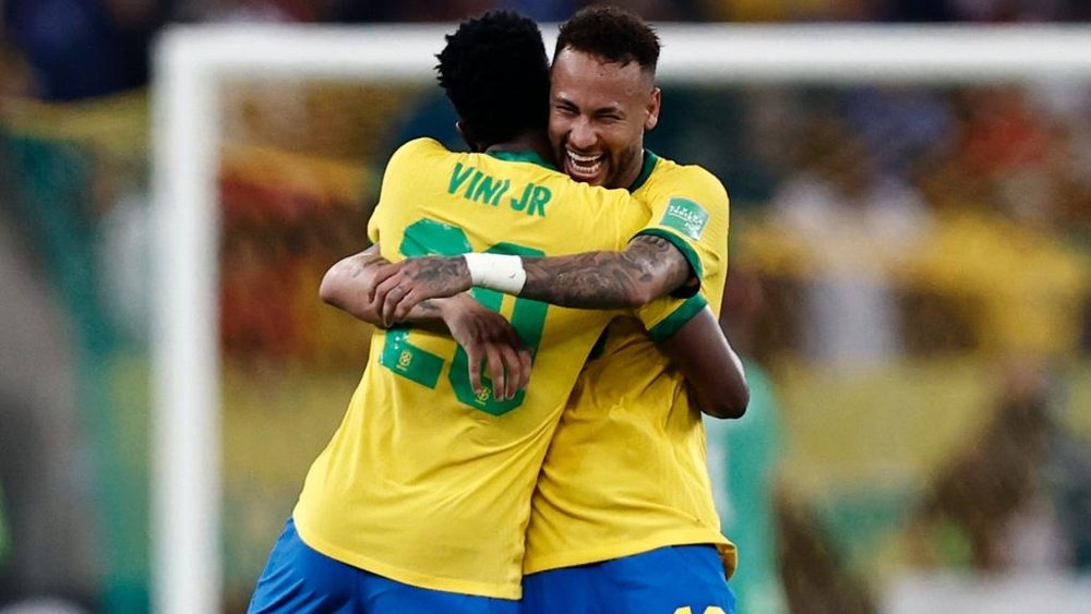 ‘Football is joy, it’s a dance’ – Pele and Neymar tell Vinicius Junior to keep dancing after agent’s apparent ‘monkey’ slur