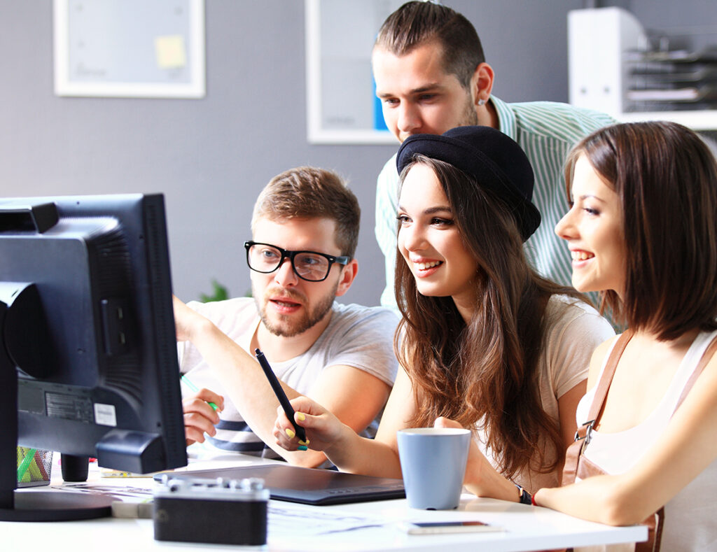 Convert $60000 per year to hourly salary pay in 2023