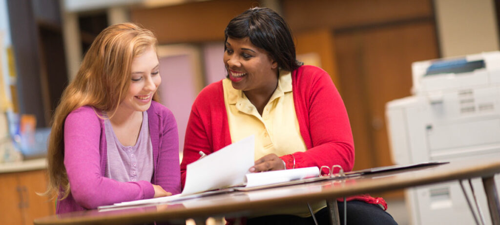 Understanding the Differences Between Student Loans and Scholarships